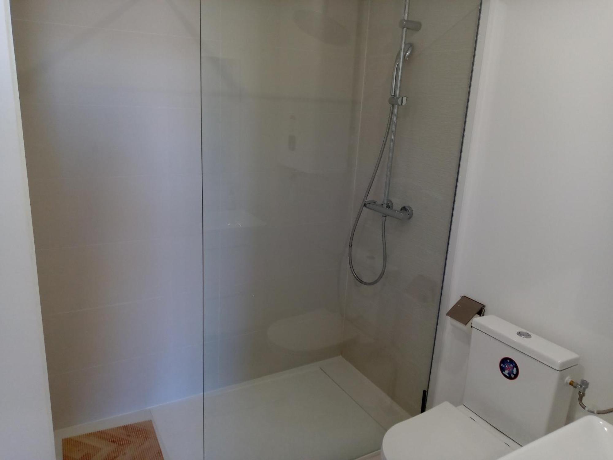 Quartier Le Plus Anime De Marseille "La Plaine Cours Julien "Chambre Avec Salle De Bain Wc Privee Integrees "Dans Appartement Номер фото